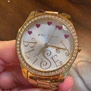 💞Betsey Johnson Small Gold-Tone Crystal Bezel hearts silvery betsey face watch